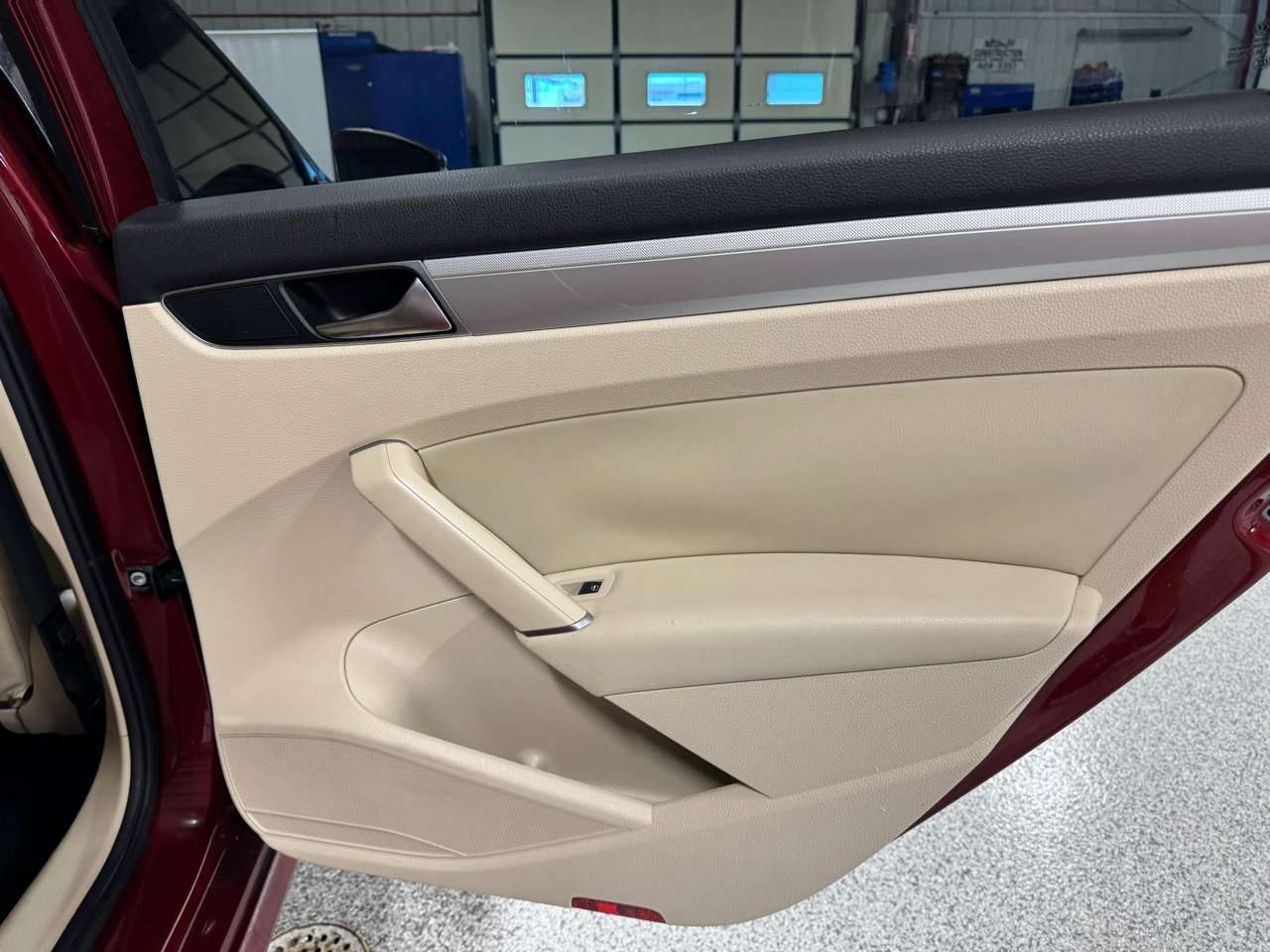 Used 2019 Volkswagen Passat 2.0T Wolfsburg w/ Wheels & Sunroof Package image 12