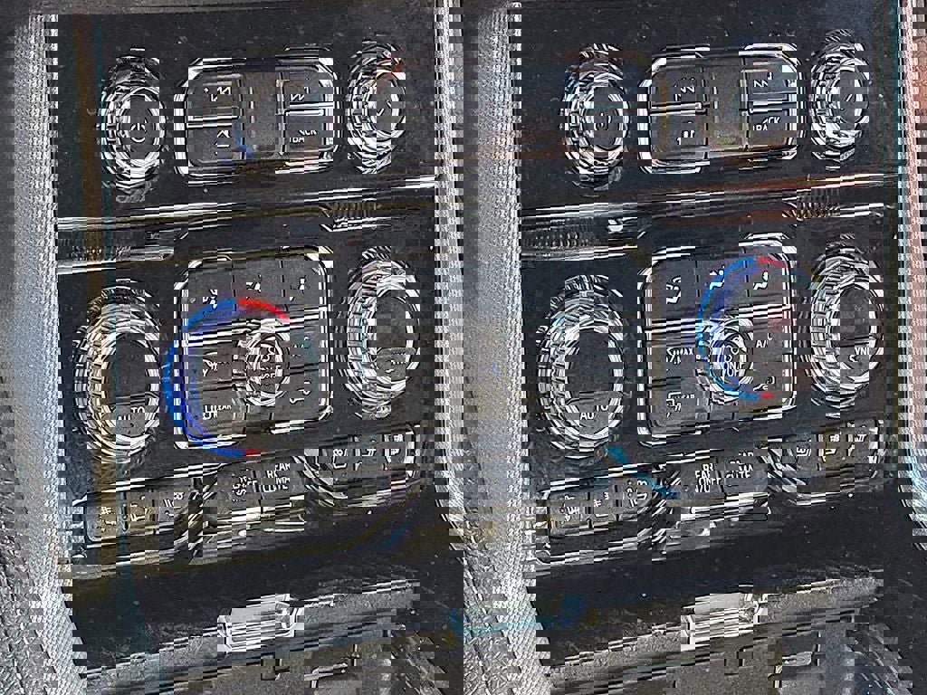 Used 2022 GMC Yukon Denali w/ Denali Ultimate Package image 26