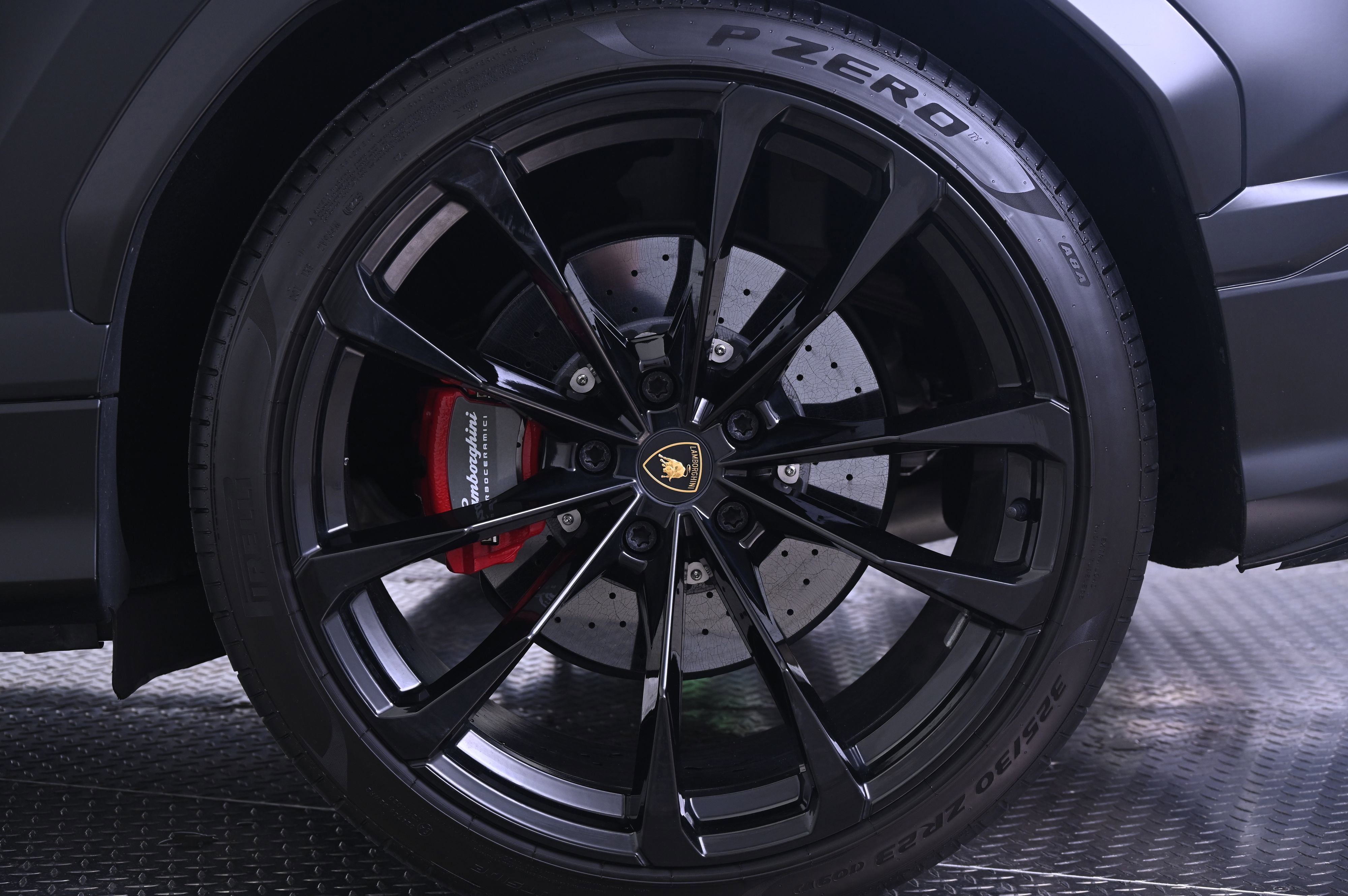 Used 2022 Lamborghini Urus image 12