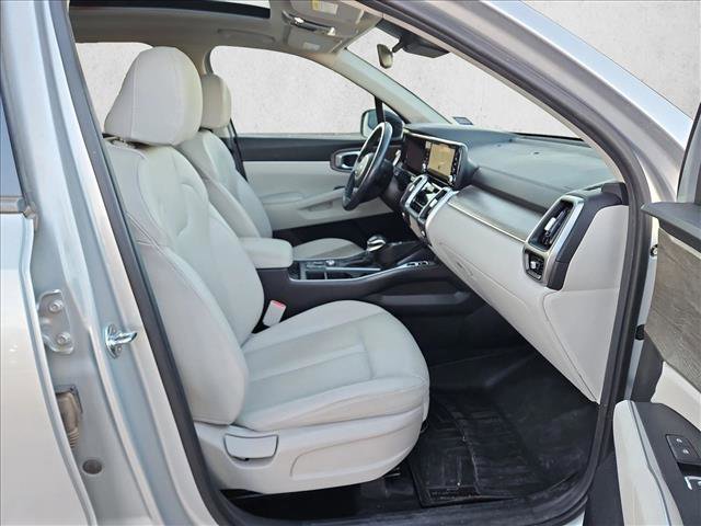 Used 2022 Kia Sorento EX w/ Panoramic Sunroof Package image 24