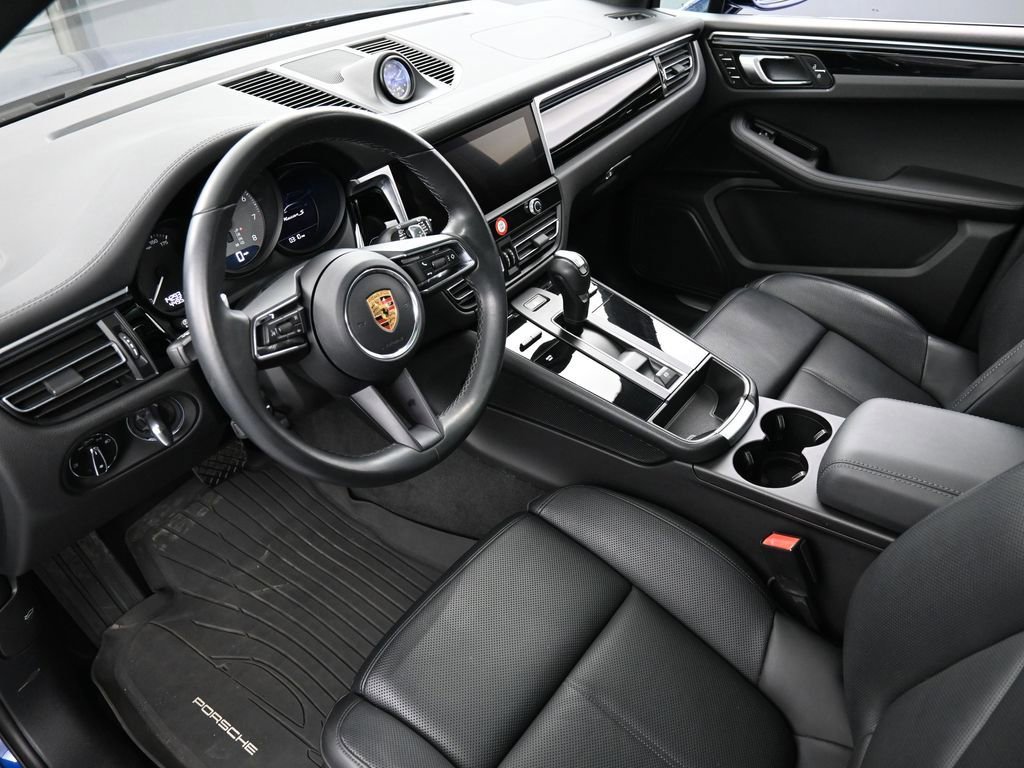 Certified 2023 Porsche Macan S image 4