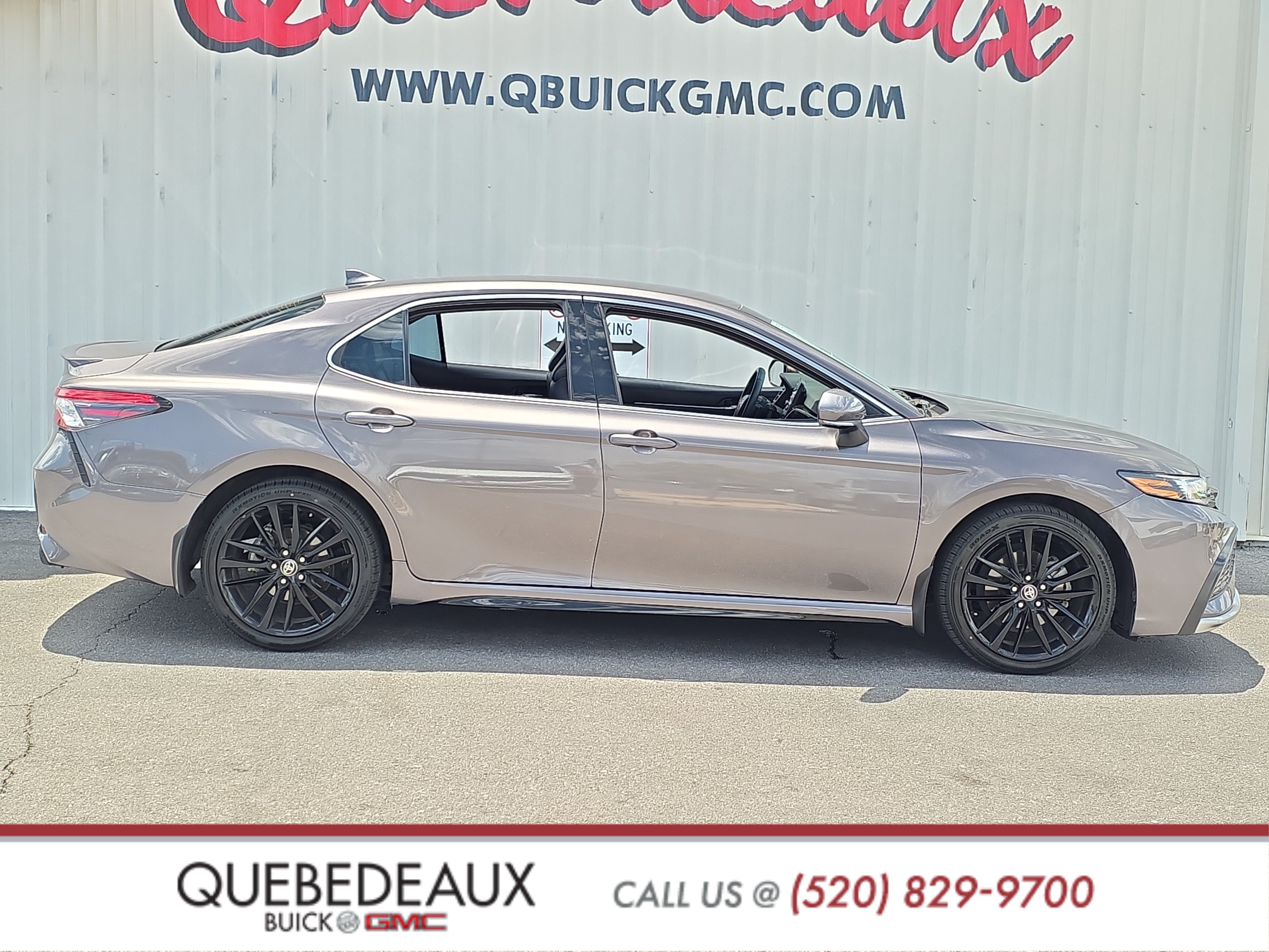 Used 2022 Toyota Camry XSE FWD image 8