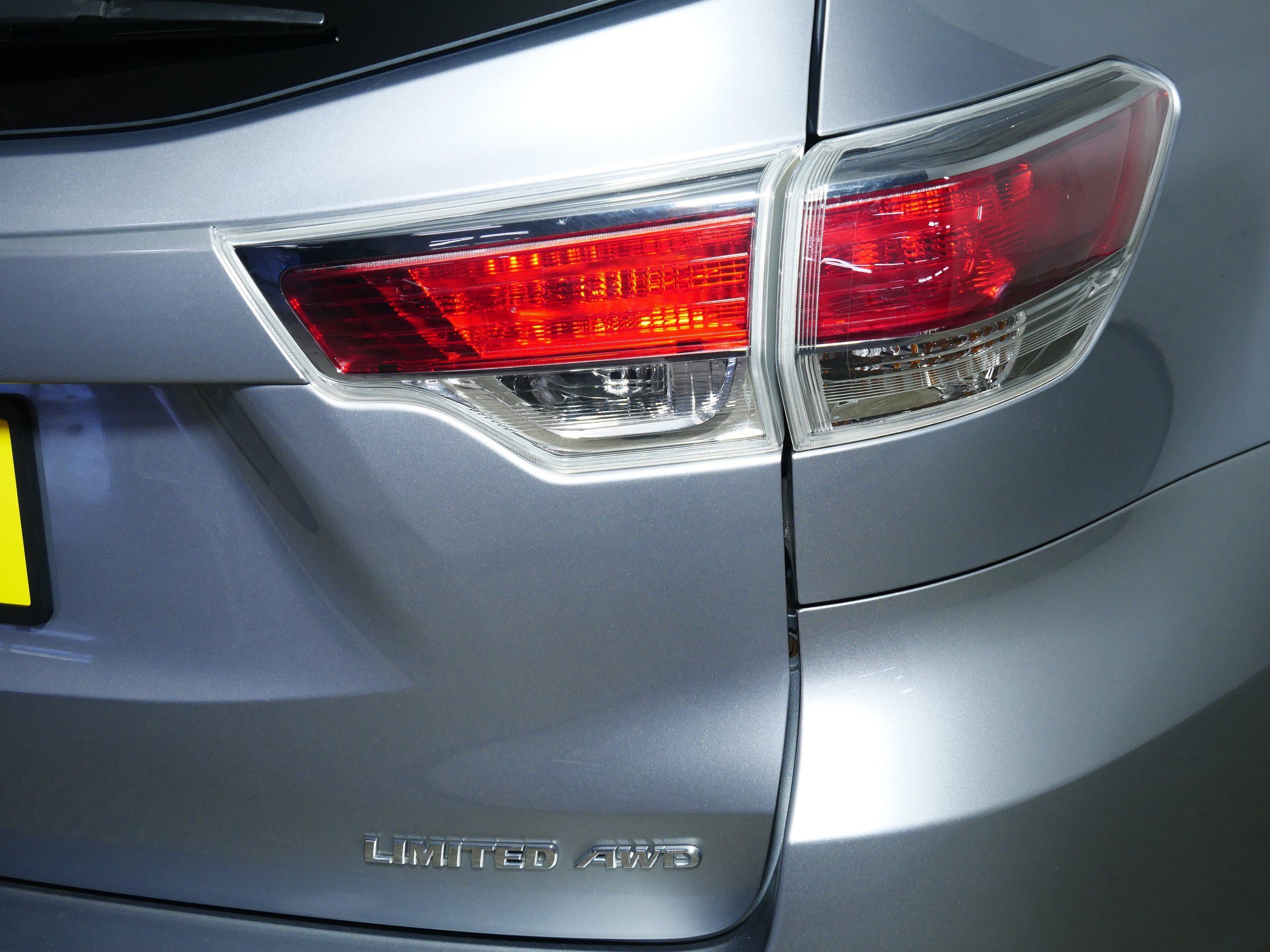 Used 2015 Toyota Highlander Limited Platinum AWD/4WD image 17
