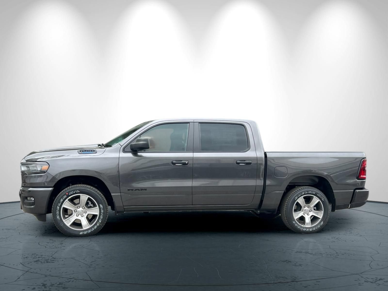 New 2026 RAM 1500 Express AWD/4WD image 7