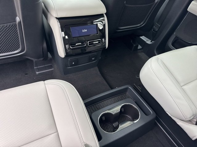 New 2025 Lincoln Aviator AWD image 8