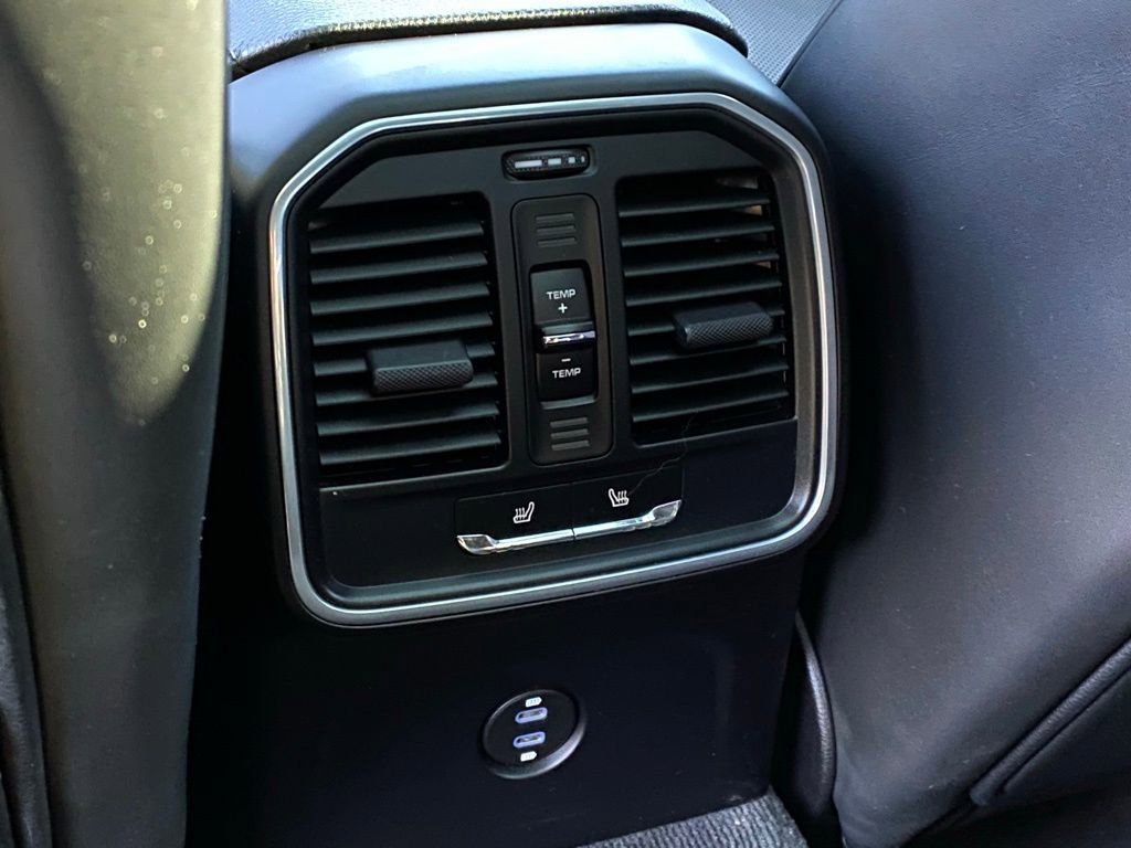 Used 2022 Porsche Macan AWD/4WD image 29