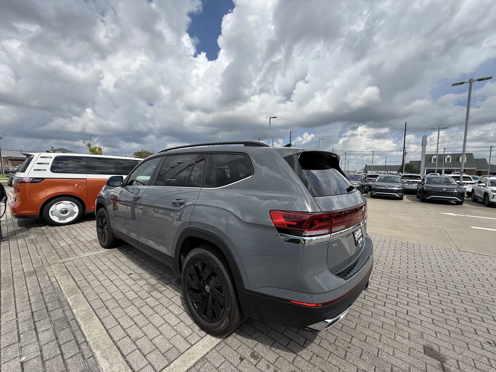 New 2026 Volkswagen Atlas SE image 7