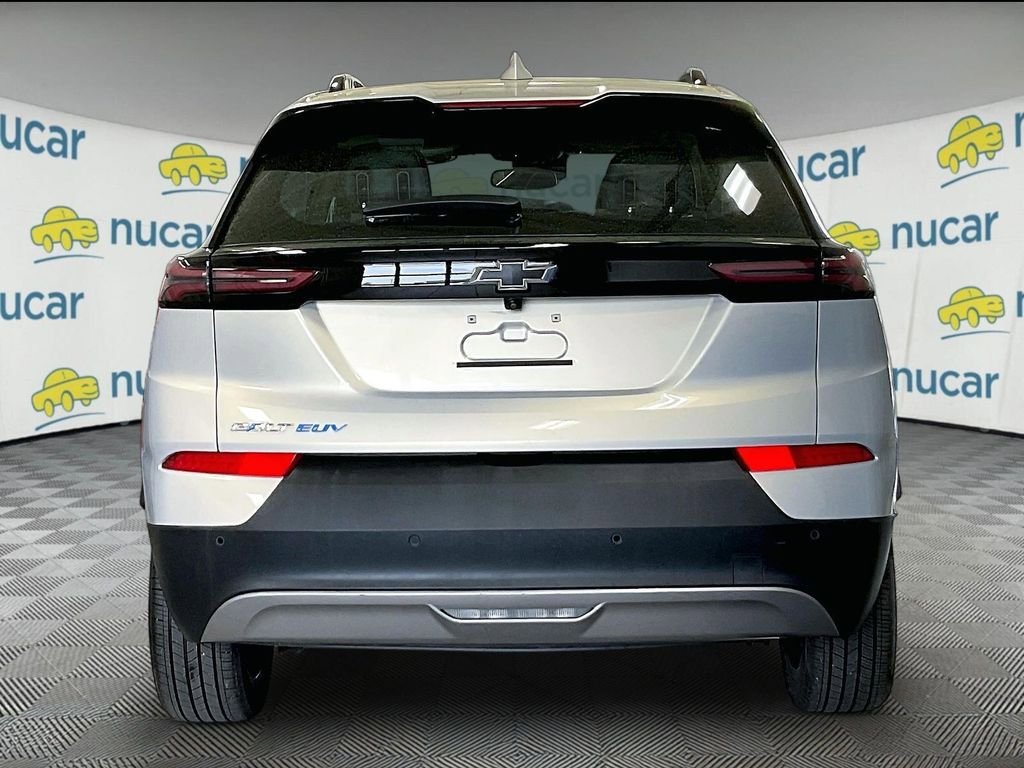Used 2023 Chevrolet Bolt EUV LT w/ Convenience Package FWD image 5