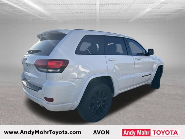 Used 2017 Jeep Grand Cherokee Altitude AWD/4WD image 8