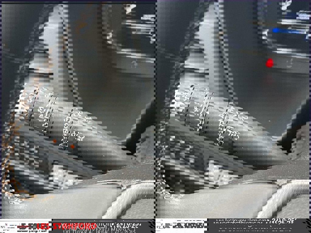 Used 2023 GMC Yukon AT4 w/ Technology Package image 27