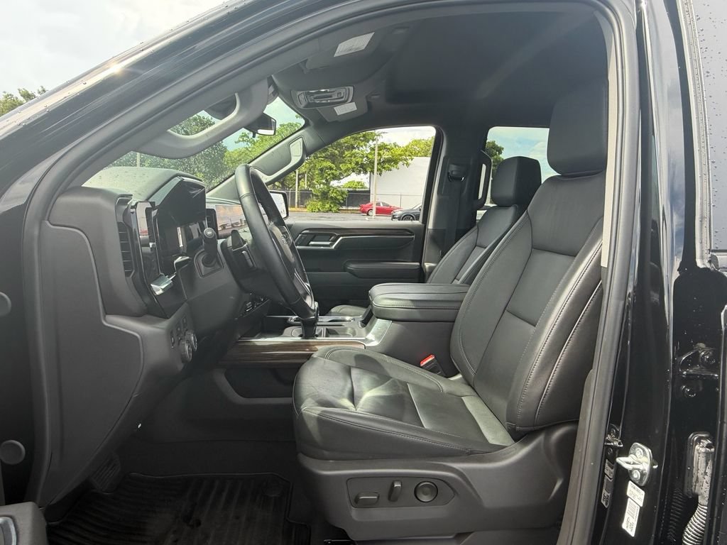 Certified 2025 Chevrolet Silverado 1500 RST w/ Convenience Package II AWD/4WD image 9