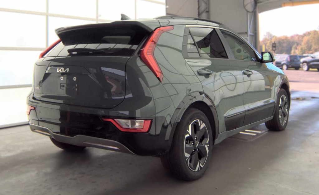 Used 2023 Kia Niro Wind w/ Wind Preserve Package FWD image 5