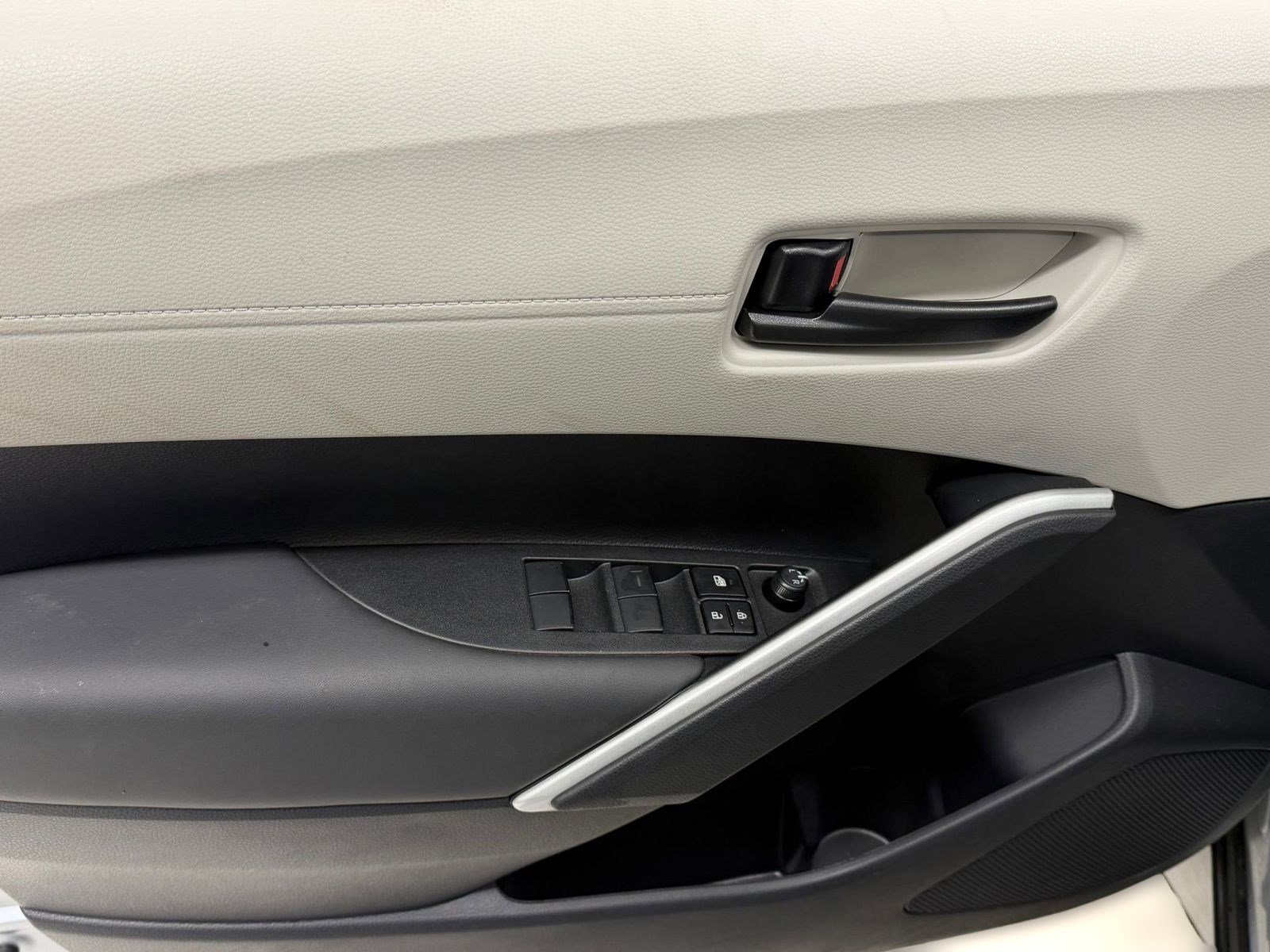 New 2026 Toyota Corolla Cross L image 10