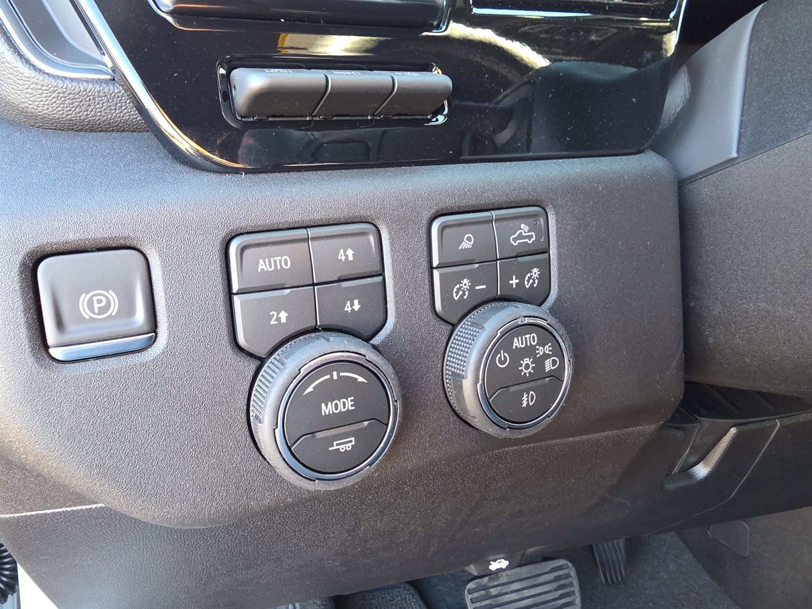 New 2026 Chevrolet Silverado 3500 High Country w/ Technology Package image 24