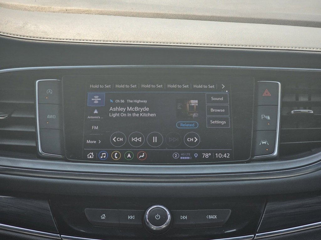 Used 2024 Buick Enclave Premium image 38