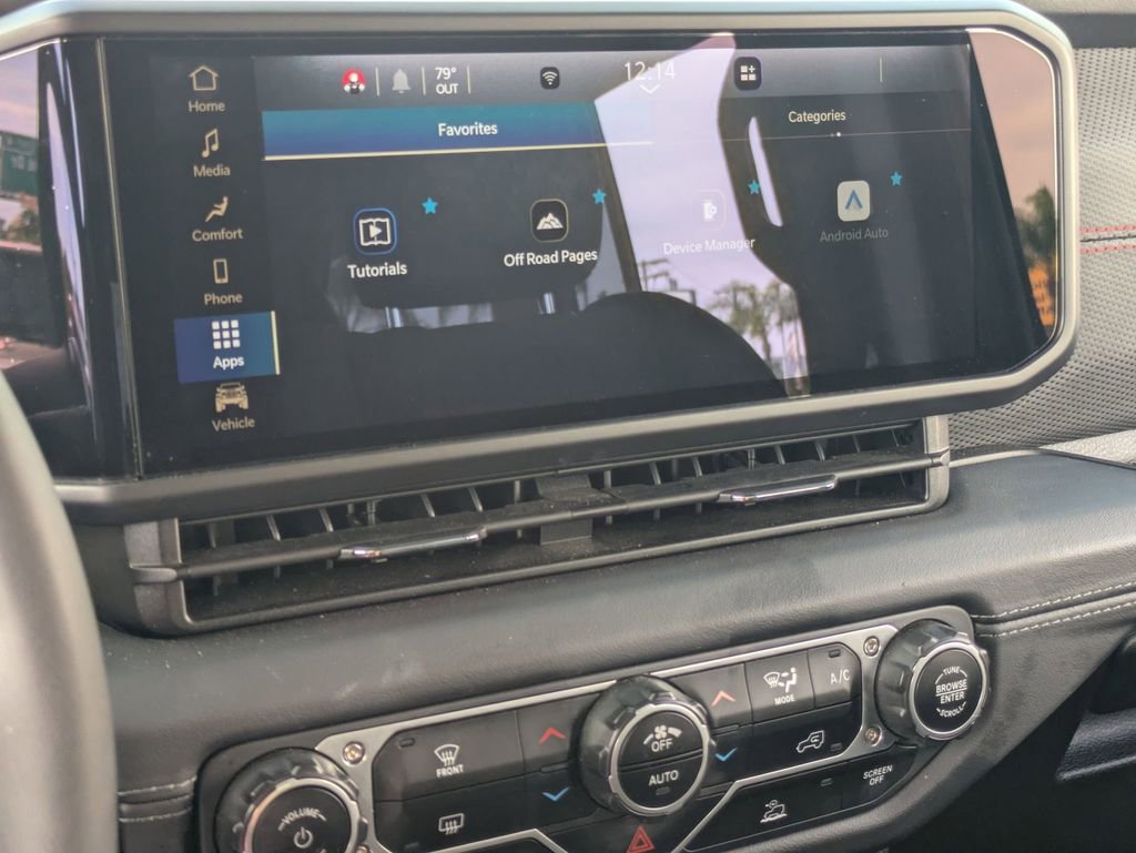 Used 2025 Jeep Wrangler Unlimited Rubicon image 21