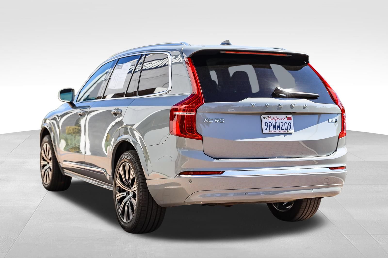 Used 2025 Volvo XC90 B5 Core w/ Protection Package Premier AWD/4WD image 5