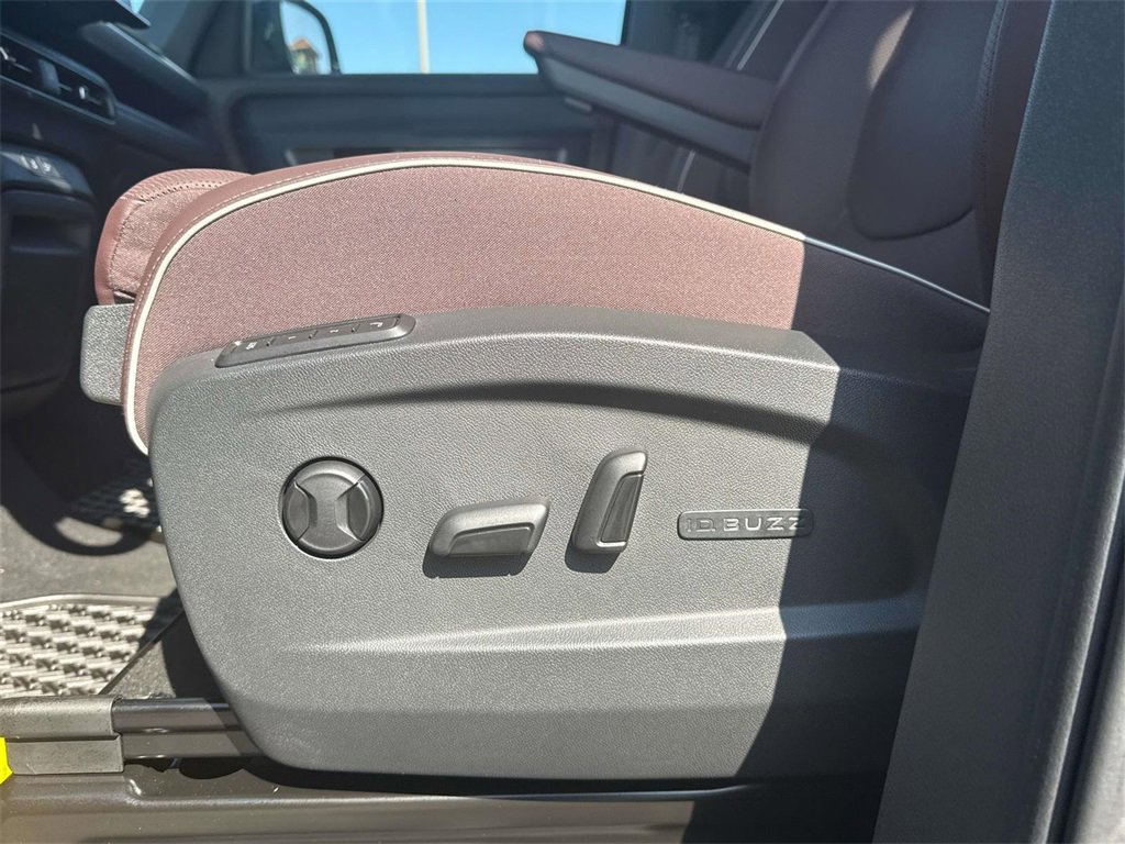 New 2025 Volkswagen ID. Buzz Pro S image 12