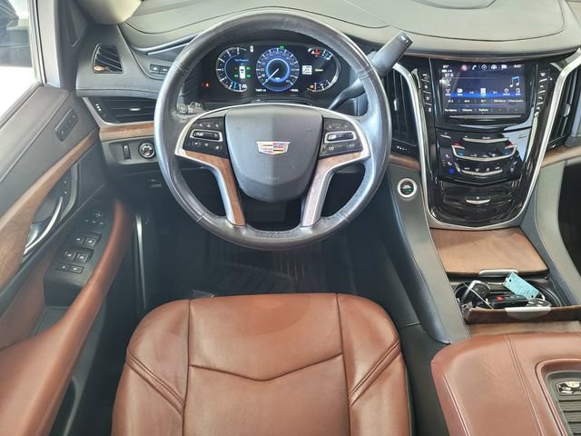 Used 2020 Cadillac Escalade Premium Luxury w/ Escalade Sport Edition AWD/4WD image 16