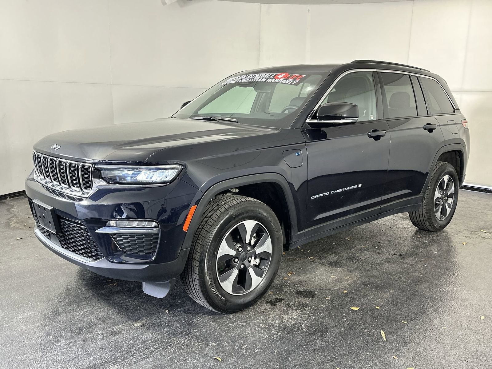 Used 2024 Jeep Grand Cherokee Limited 4xe image 4