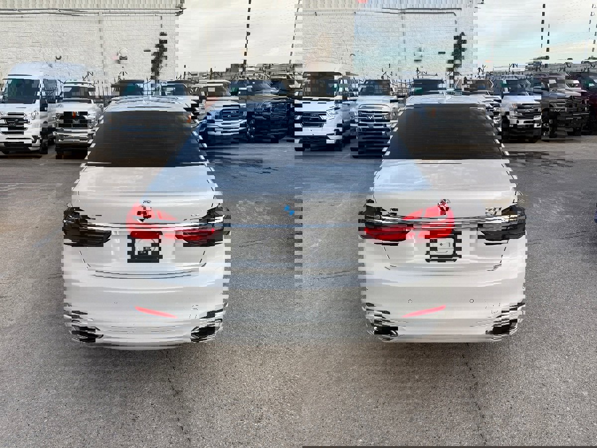 Used 2018 BMW 750i xDrive image 5