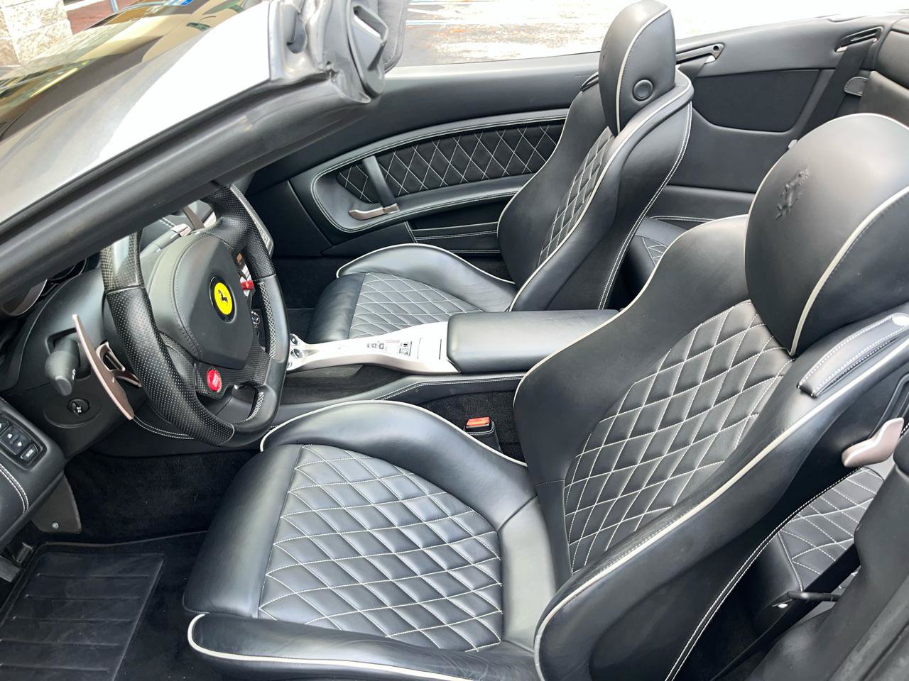 Used 2011 Ferrari California RWD image 32