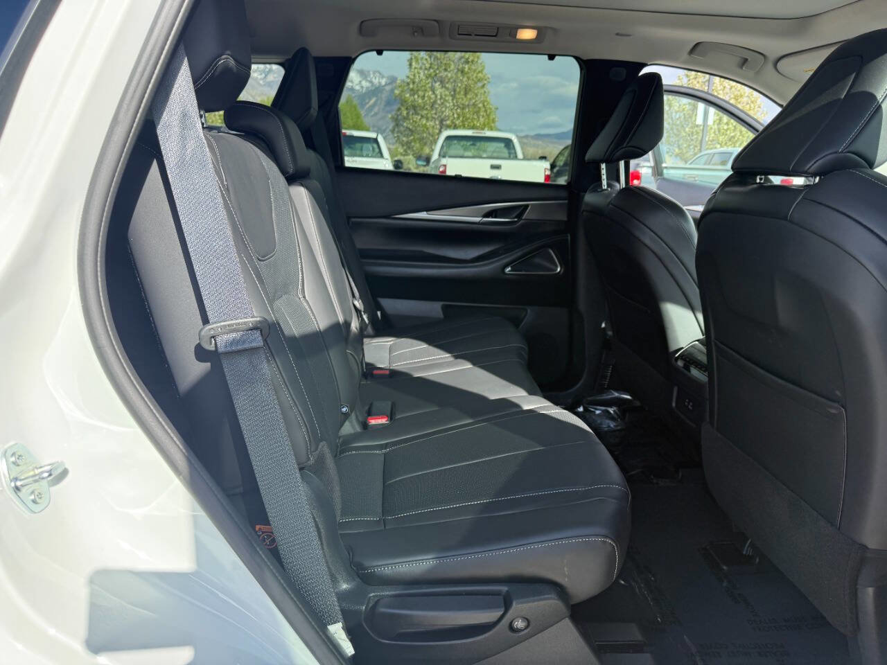 Used 2025 INFINITI QX60 Luxe w/ Vision Package image 23