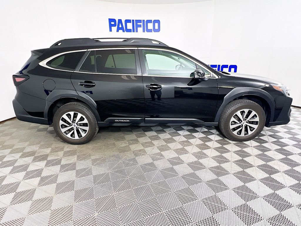 Used 2023 Subaru Outback Premium AWD/4WD image 8