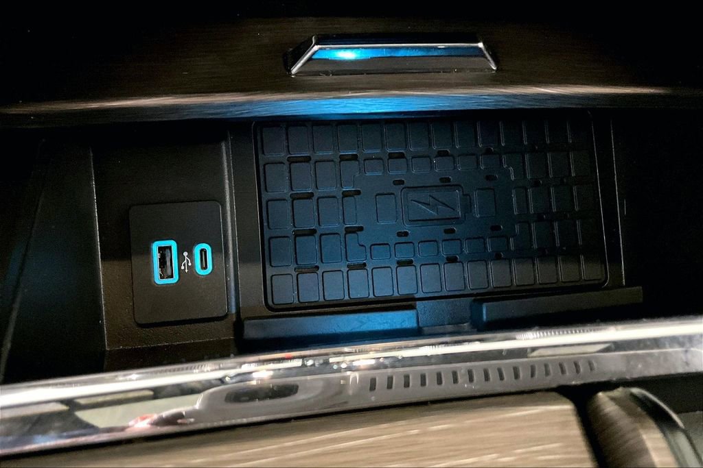 Used 2024 Ford Expedition Limited image 34