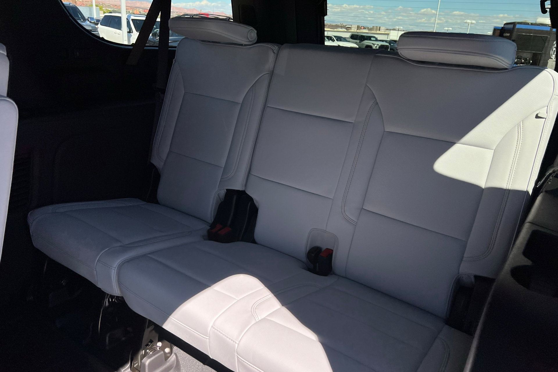 New 2026 Chevrolet Suburban Premier image 23