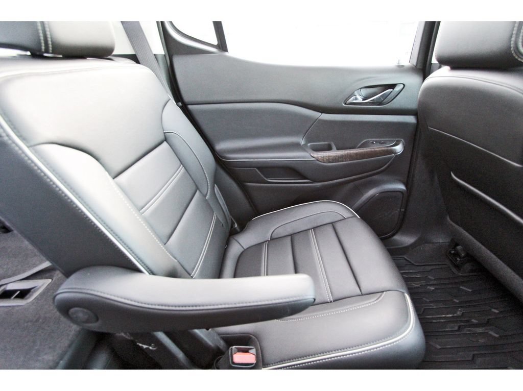 Used 2020 GMC Acadia Denali w/ Technology Package FWD image 12