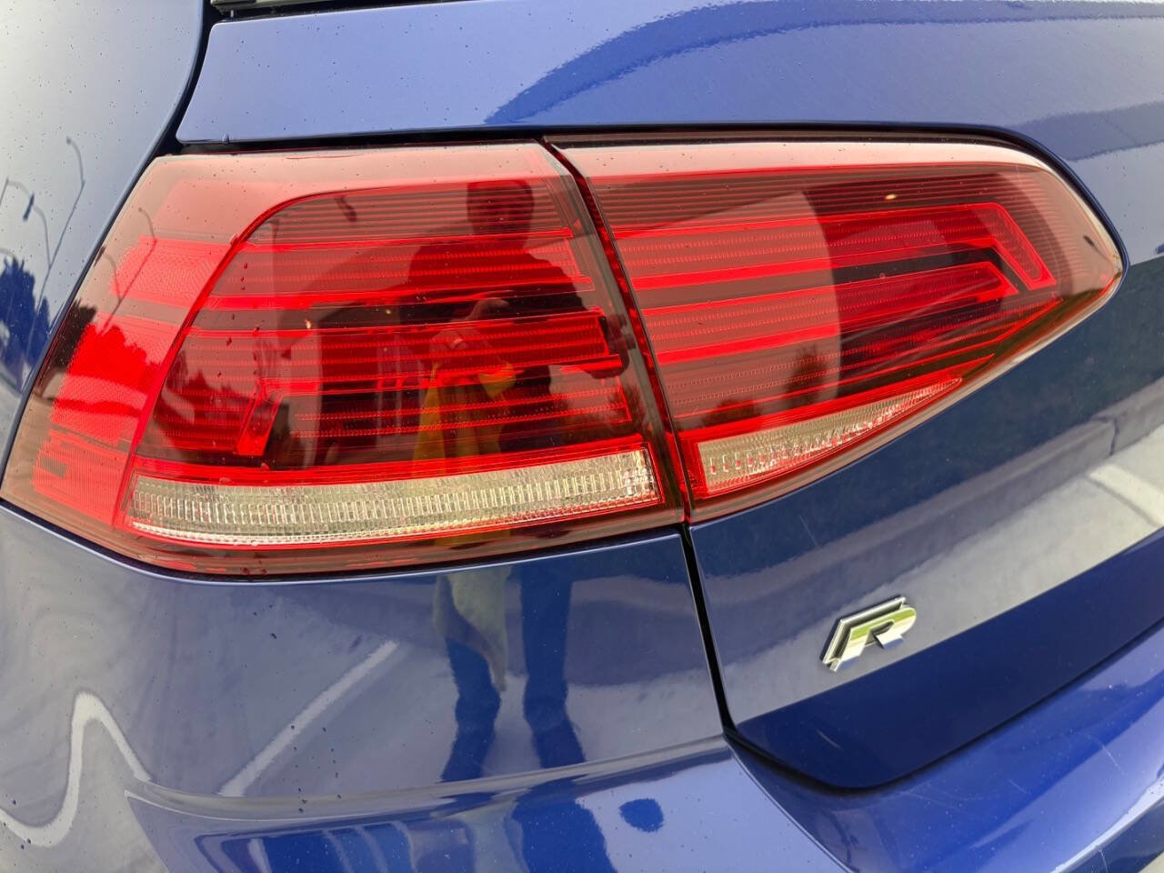 Used 2018 Volkswagen Golf R 4-Door image 22