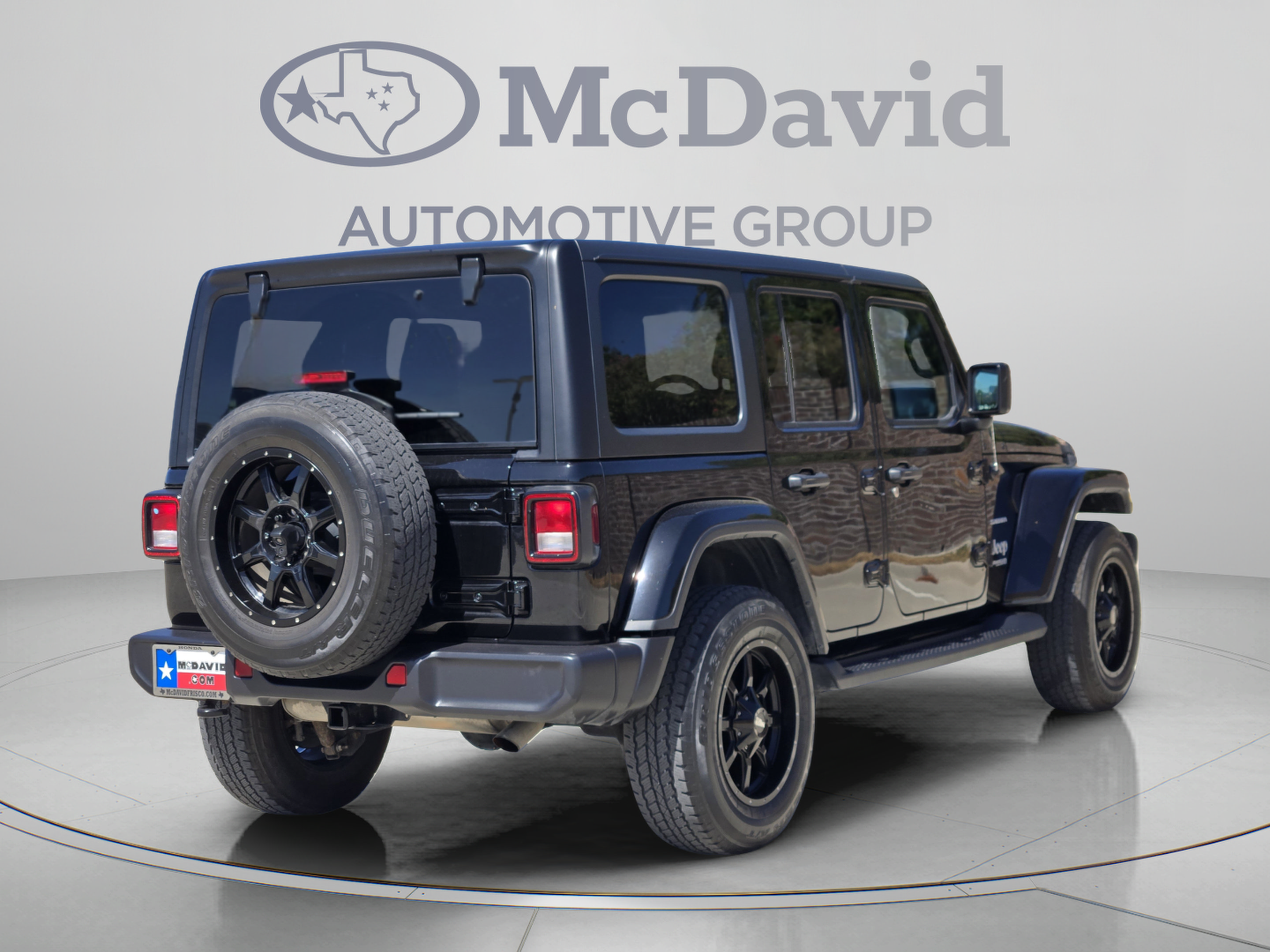 Used 2018 Jeep Wrangler Unlimited Sahara AWD/4WD image 6