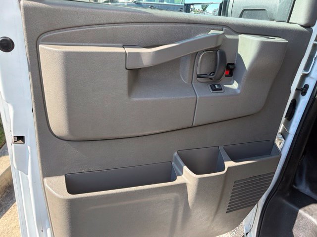 Used 2022 Chevrolet Express 3500 w/ Power Convenience Package RWD image 14