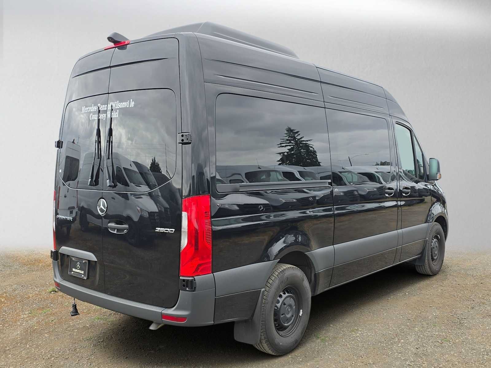 Used 2025 Mercedes-Benz Sprinter 2500 image 3