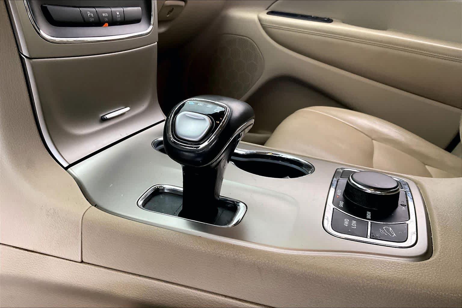 Used 2015 Jeep Grand Cherokee Limited AWD/4WD image 17
