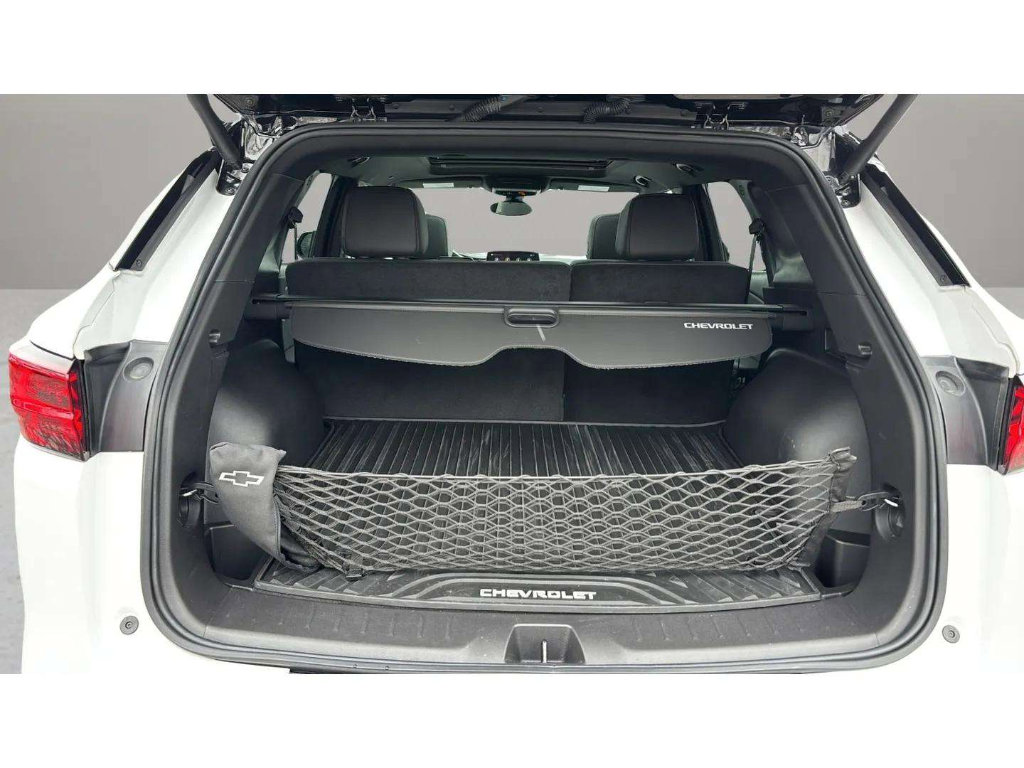 Used 2025 Chevrolet Blazer RS w/ Enhanced Convenience Package image 9