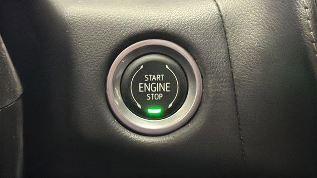 Used 2022 Chevrolet Suburban Z71 w/ Z71 Off-Road Package AWD/4WD image 22