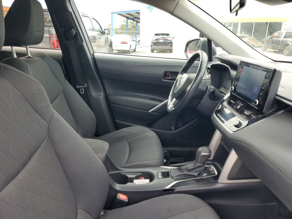 Used 2022 Toyota Corolla Cross LE image 34
