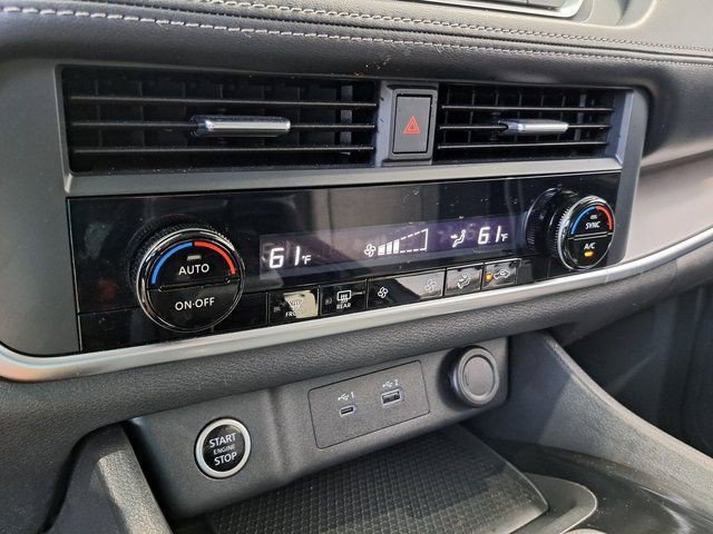 Used 2023 Nissan Rogue SV FWD image 16