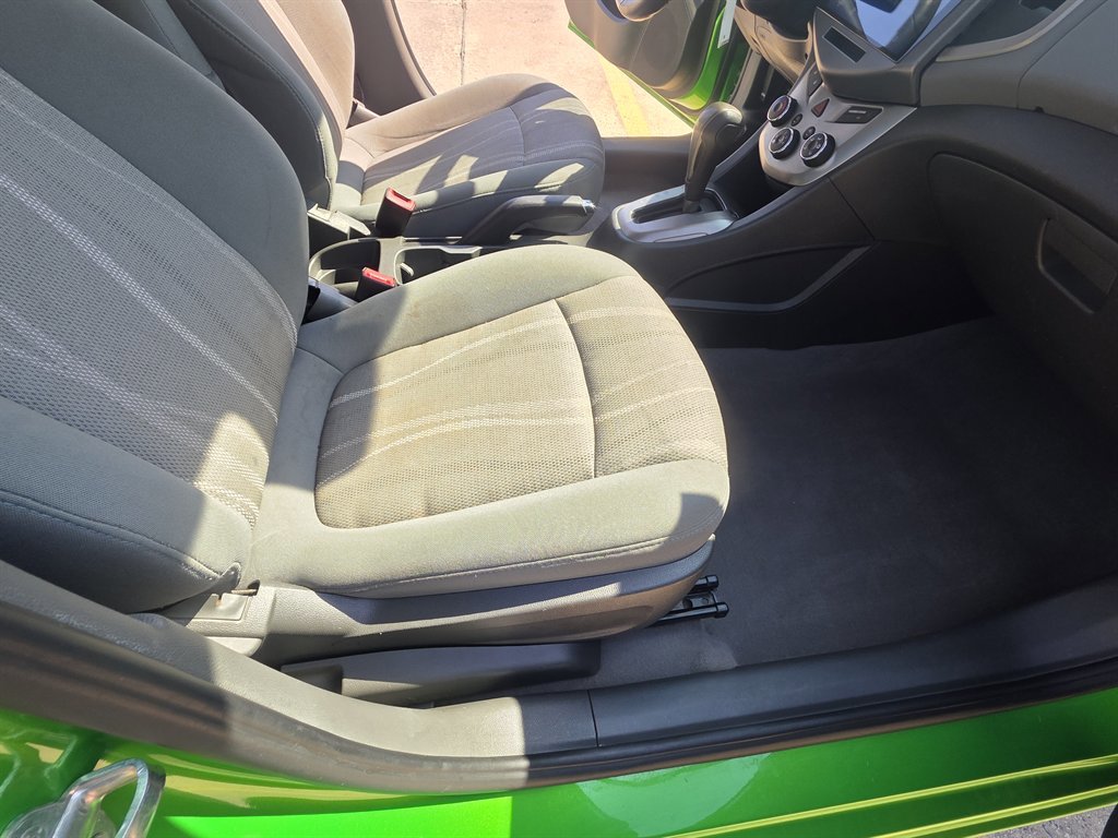 Used 2014 Chevrolet Sonic LT w/ LT Spring Promotional Package FWD image 10