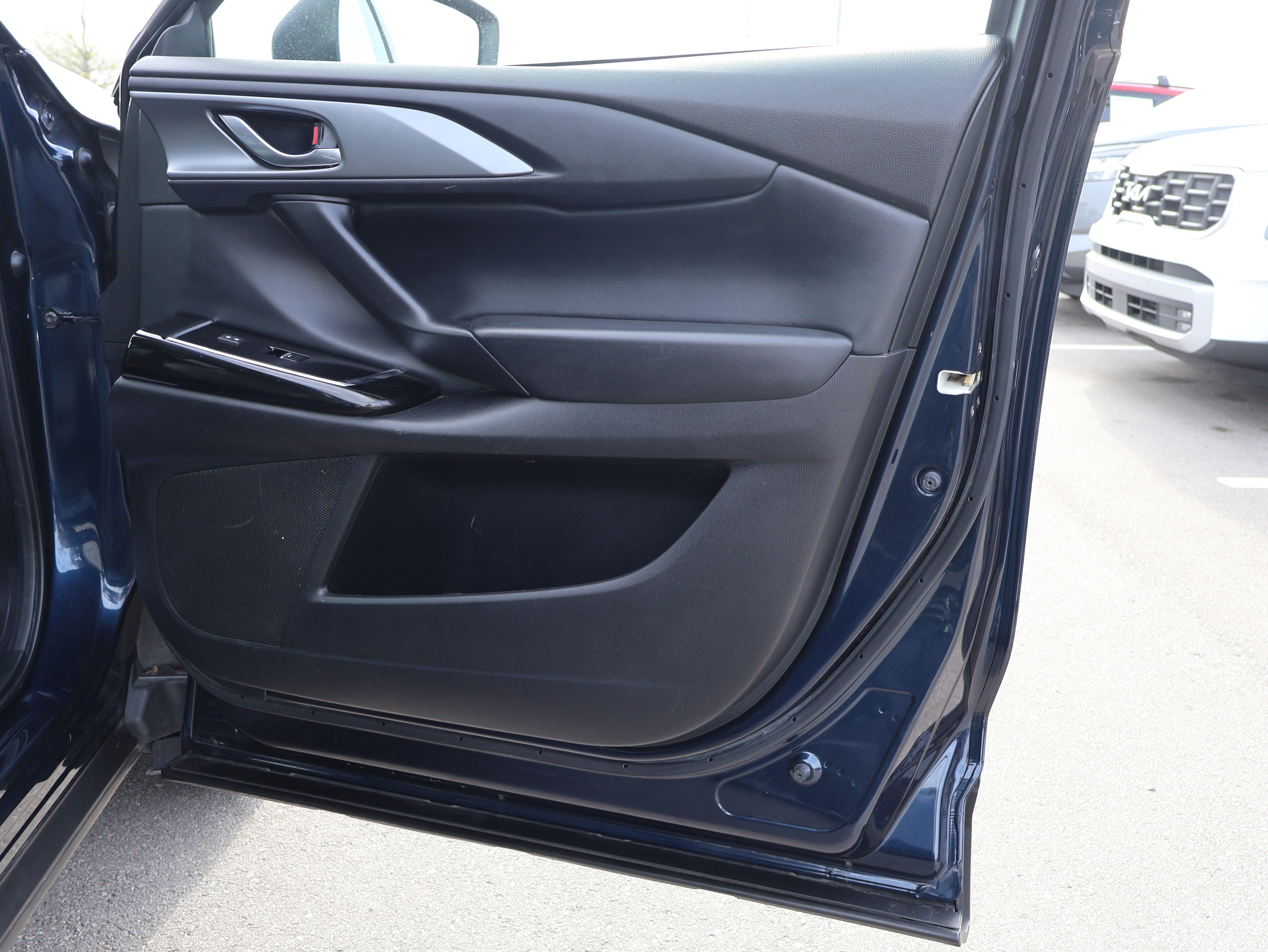 Used 2020 MAZDA CX-9 Touring image 12