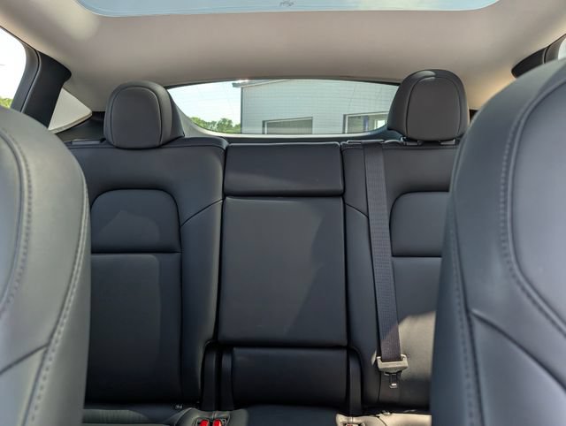 Used 2023 Tesla Model Y Long Range AWD/4WD image 18