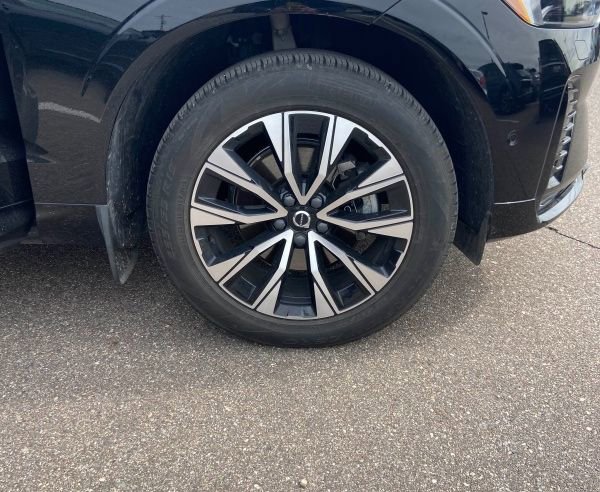 Used 2023 Volvo XC60 B5 Plus w/ Climate Package AWD/4WD image 5