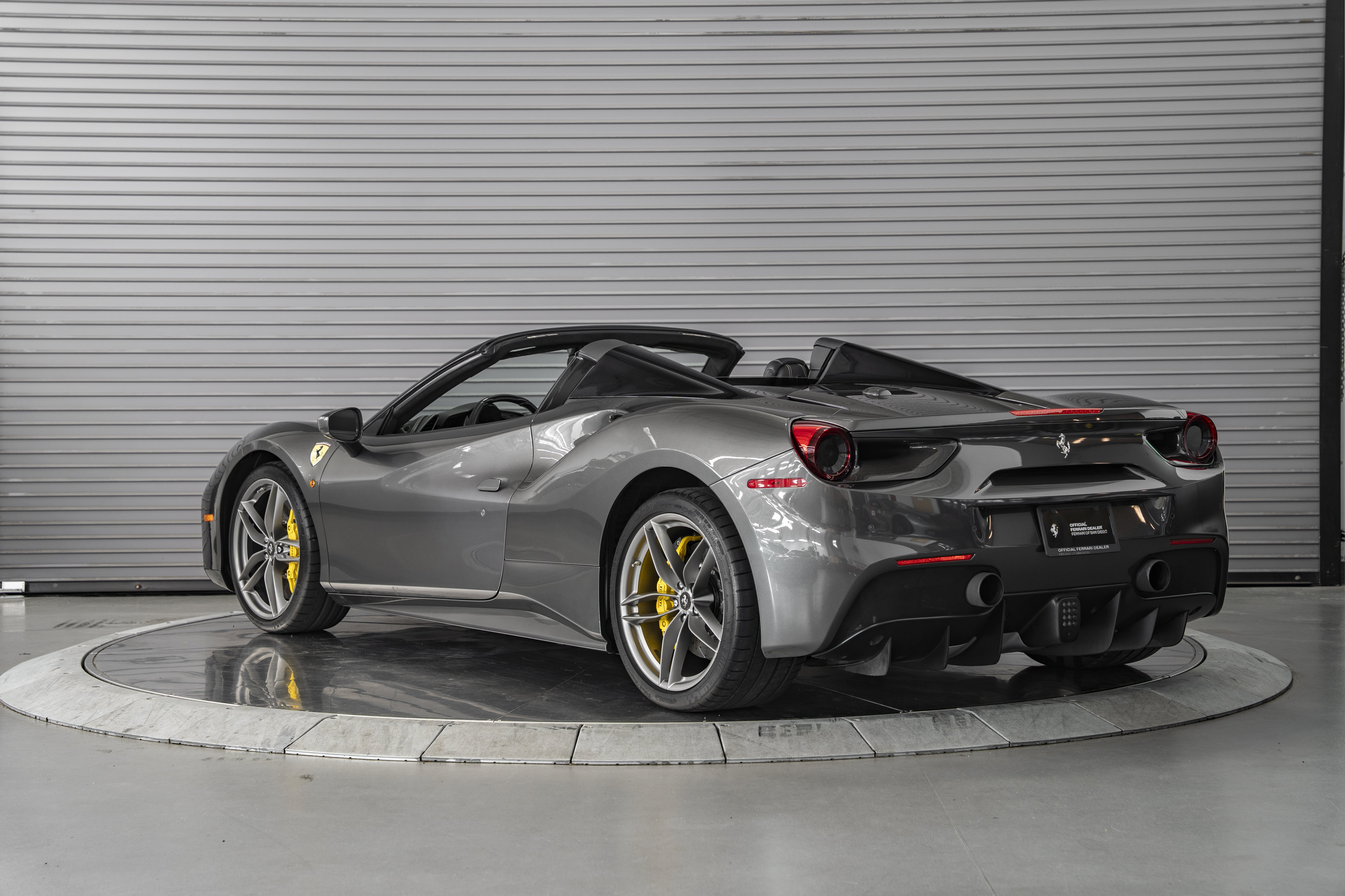 Used 2019 Ferrari 488 Spider RWD image 3