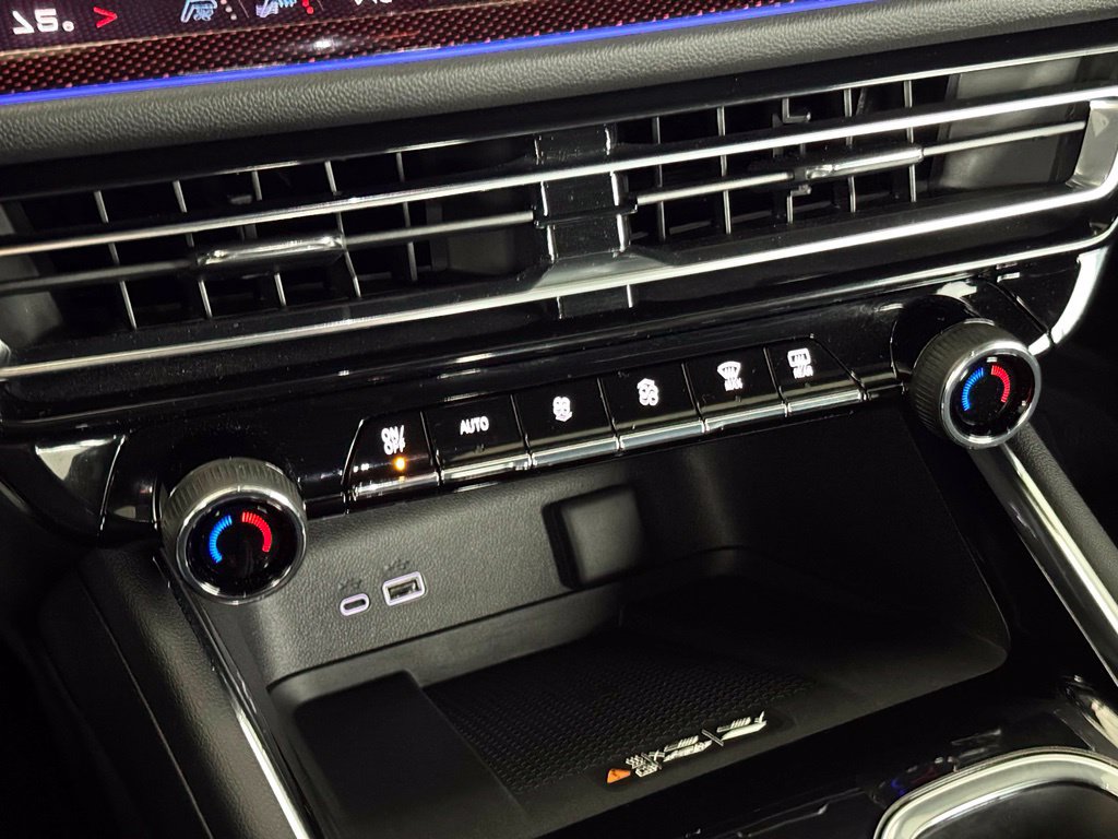 Used 2025 Chevrolet Traverse RS AWD/4WD image 47