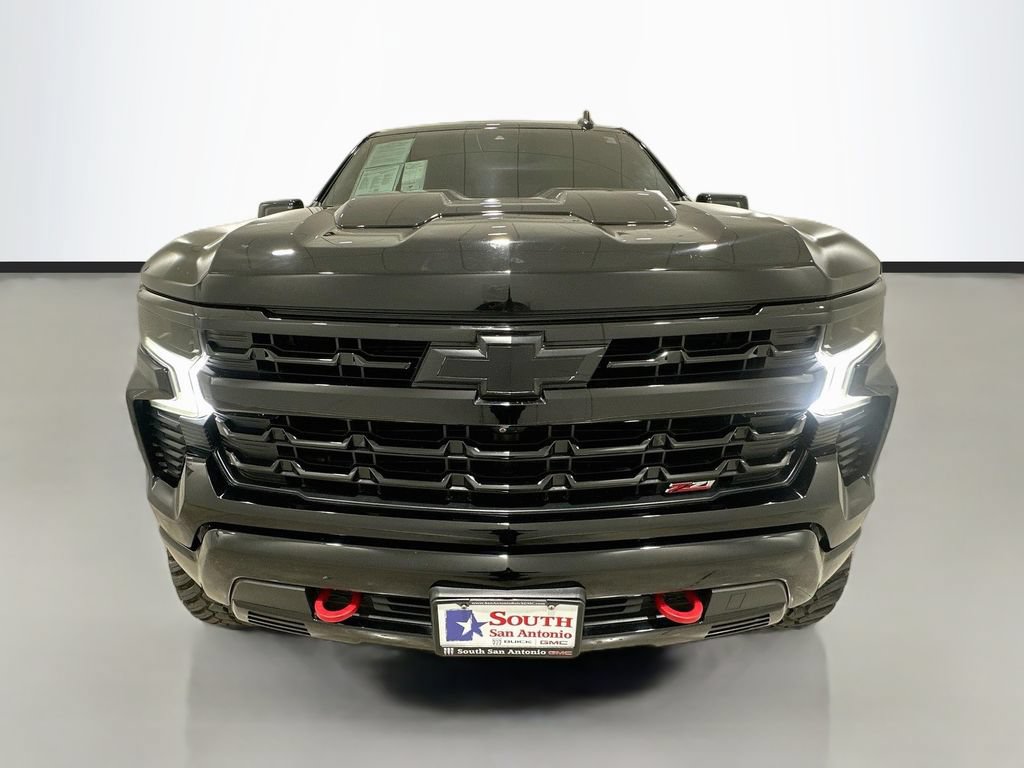 Used 2022 Chevrolet Silverado 1500 LT Trail Boss w/ Convenience Package II AWD/4WD image 2