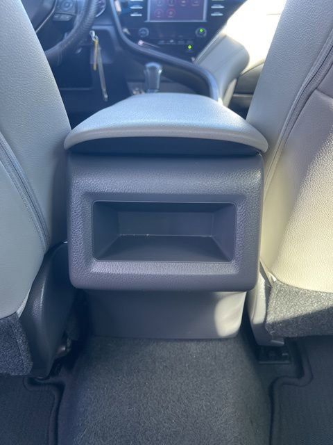 Used 2019 Toyota Camry SE w/ Carpet Mat Package image 21