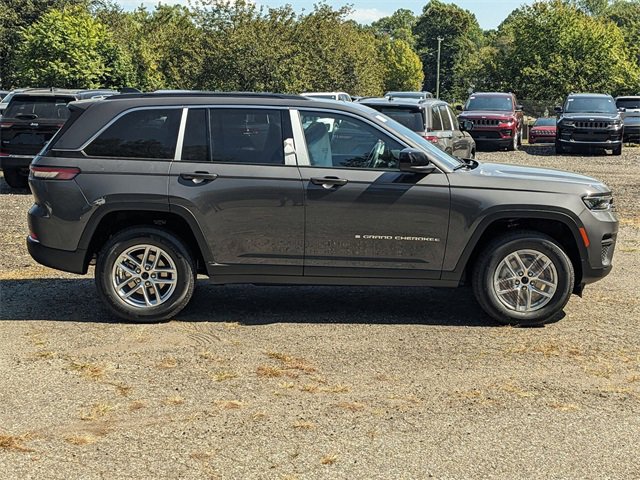 New 2025 Jeep Grand Cherokee Laredo X w/ Luxury Tech Group I image 2