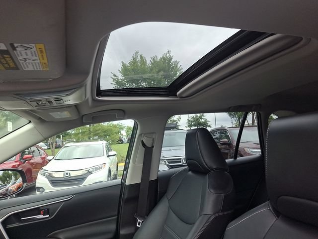 Certified 2022 Toyota RAV4 XLE Premium AWD/4WD image 19